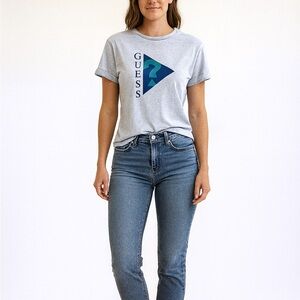 Guess Blue Vintage Logo T-Shirt Size Medium.